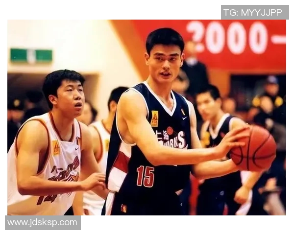 中国明星队篮球赛场风云再起球员们展现超凡实力与团队精神